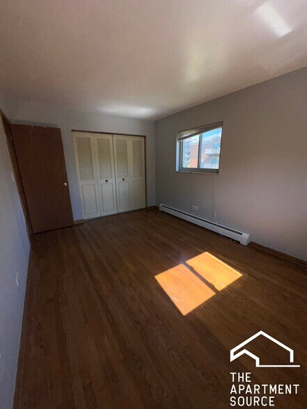 Building Photo - 1639 Oakwood Ave