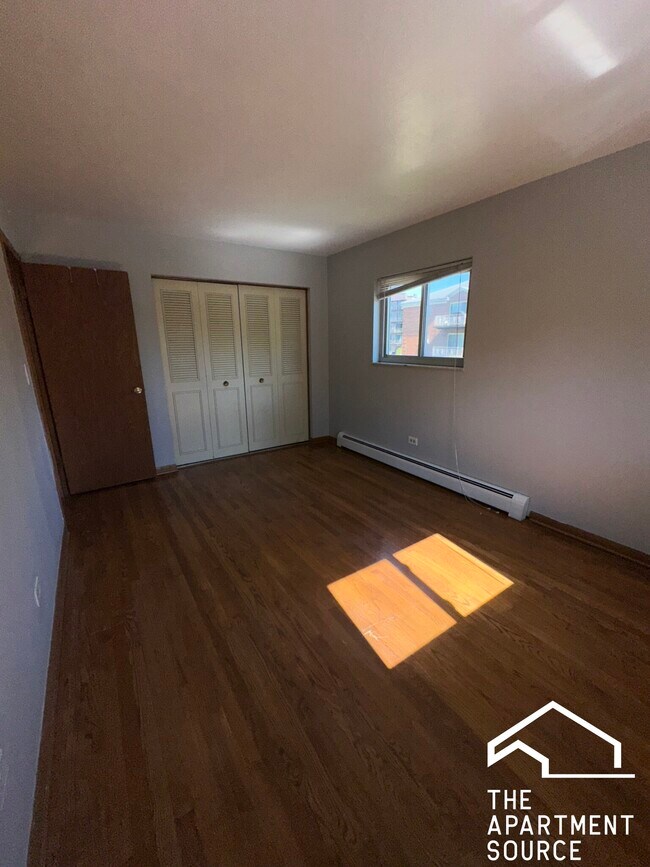 Building Photo - 1639 Oakwood Ave