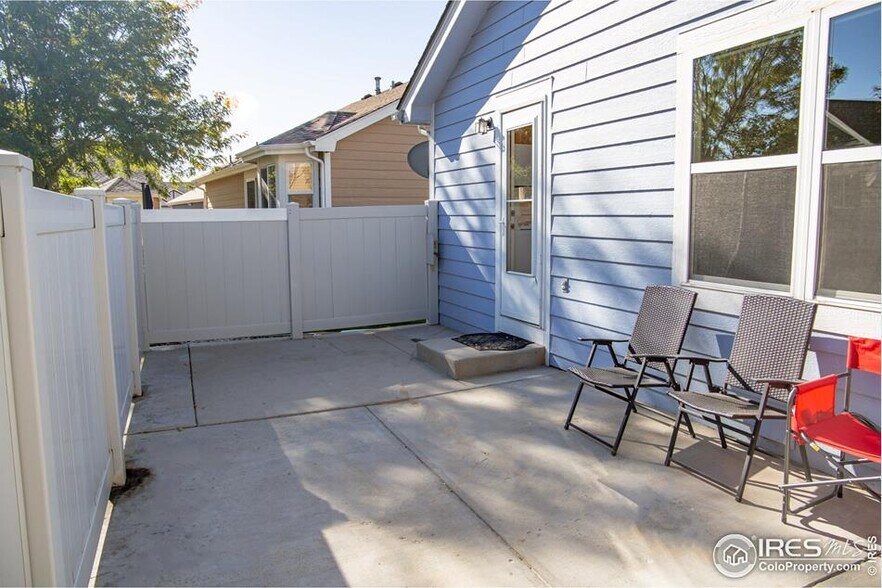 Building Photo - 1371 Saginaw Pointe Dr