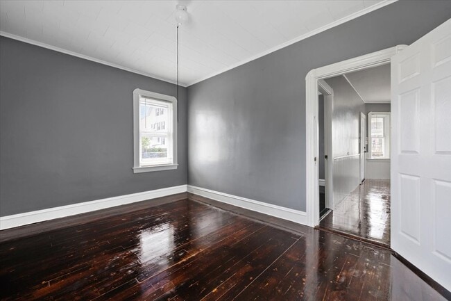 Building Photo - 646 Birch St