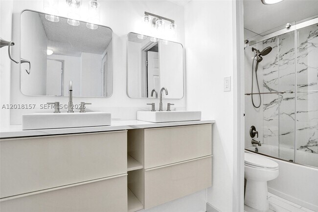 Building Photo - 3725 S Ocean Dr