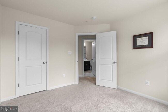 Building Photo - 858 Nancy Lynn Ln