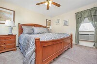 Building Photo - 10 Leanore Dr