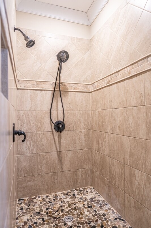 Building Photo - 445 N May St