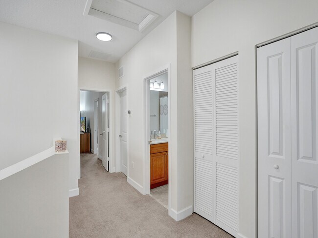 Building Photo - 5804 NW 46th Ln