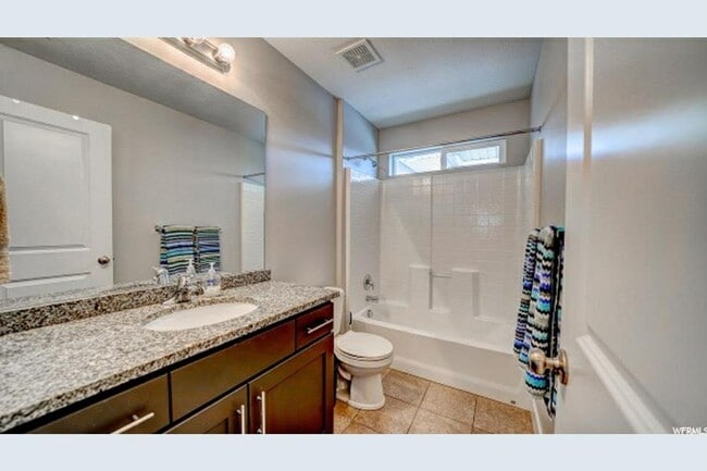 Building Photo - Beautiful 4 Bedroom Home in Midvale!