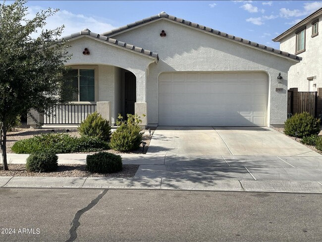 Primary Photo - 20419 E Rosa Rd