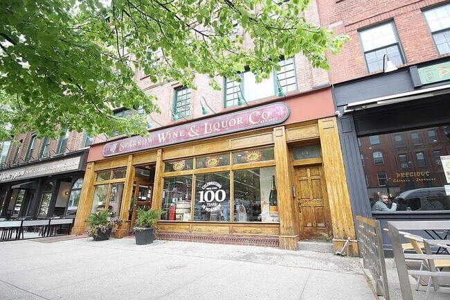 Building Photo - 126 Washington St