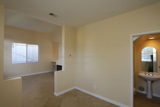 Building Photo - 48 Calle De Los Ninos