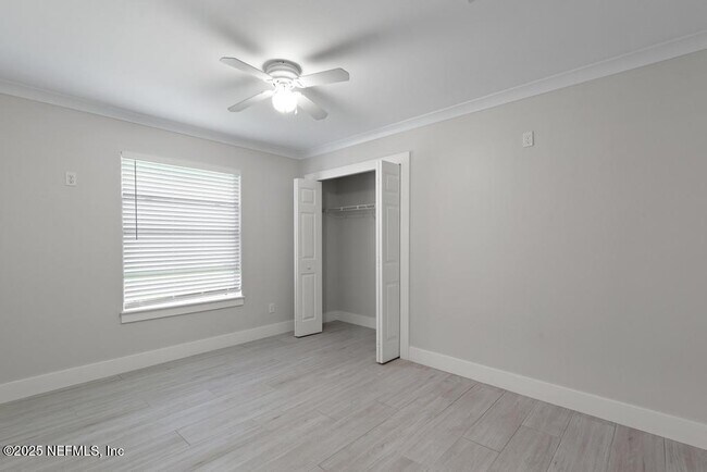 Building Photo - 744 Dewdrop Loop
