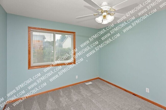 Building Photo - 8912 Highland Oaks Dr