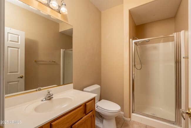 Building Photo - 4927 E Hazel Dr