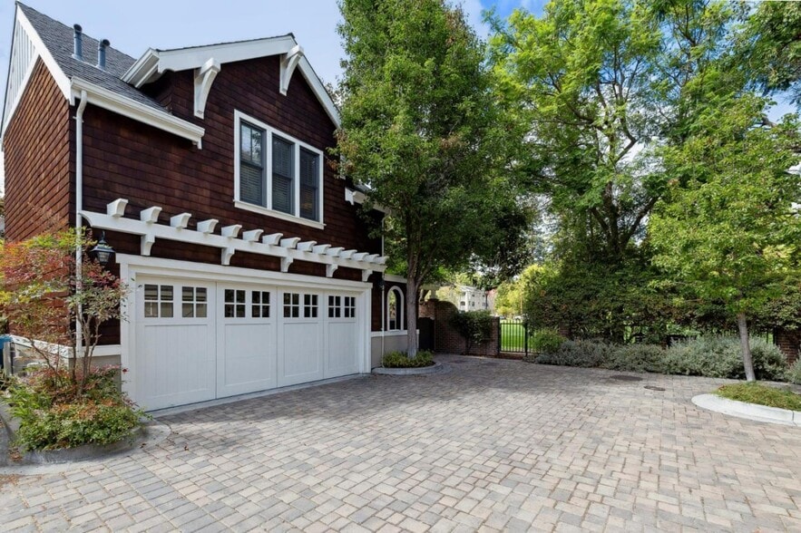 Building Photo - 367 Channing Ave