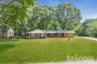 Building Photo - 4076 Parkway Cir NW