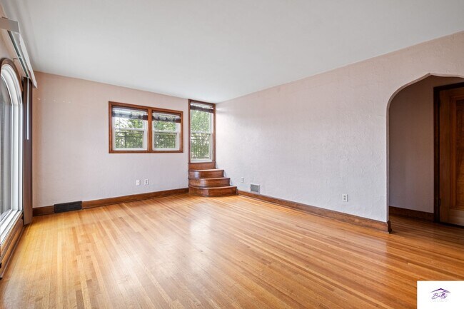 Building Photo - Charming 3 Bedroom Home in Convenient Omaha Location