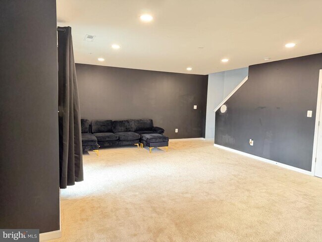 Building Photo - 5914 Krantz Dr