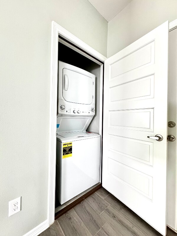 Building Photo - 3012 West Dr