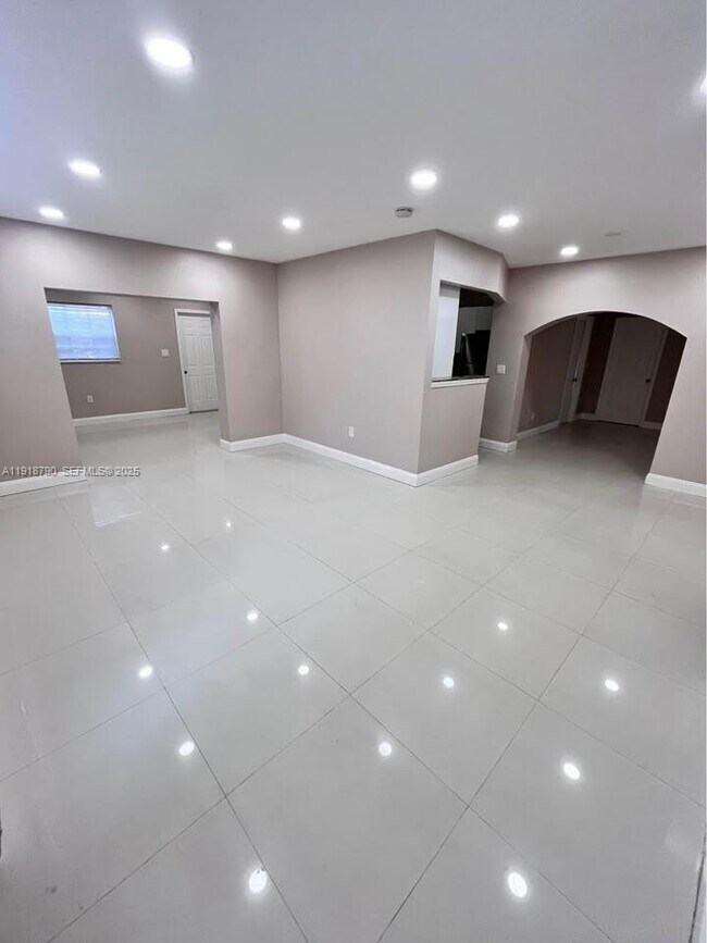 Building Photo - 251 N 68th Terrace