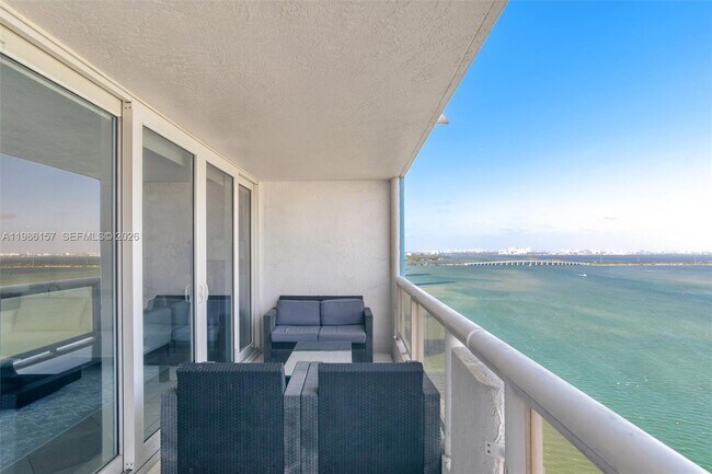 Building Photo - 1717 N Bayshore Dr