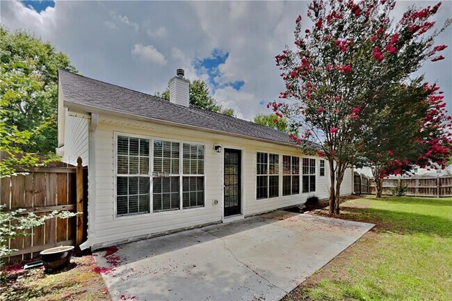 Building Photo - 2070 Charleston Oak Cir