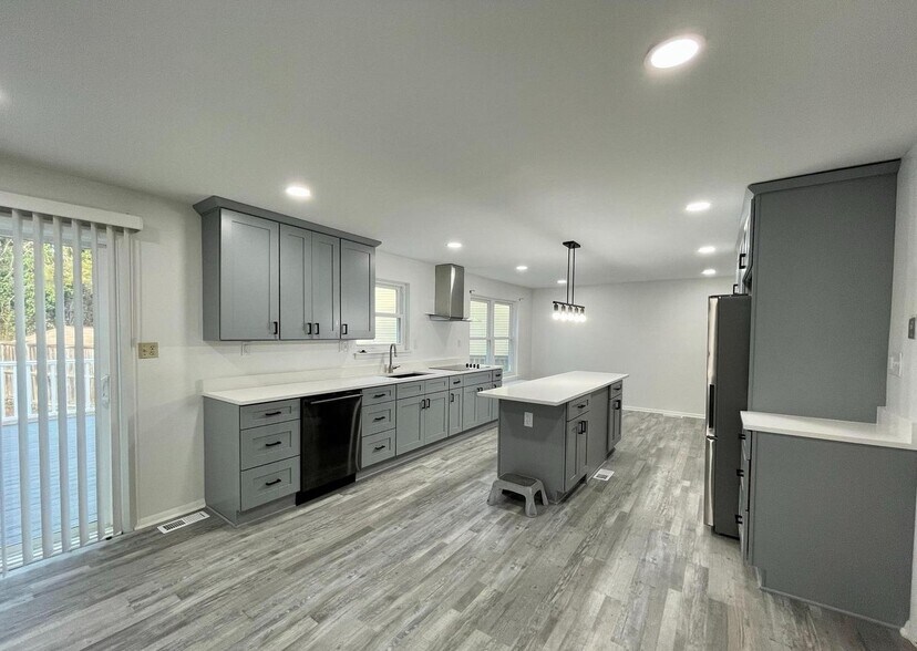 Building Photo - 4026 Jacinth Way