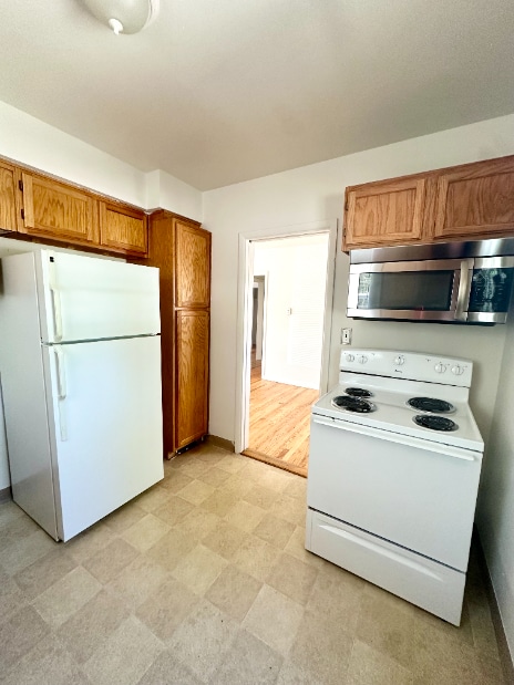 Building Photo - 720 E 17th St