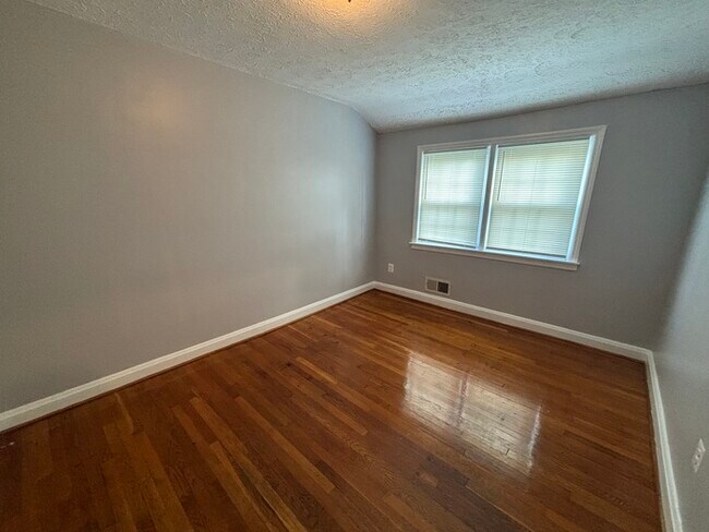 Building Photo - 3 bedrooms in 21239