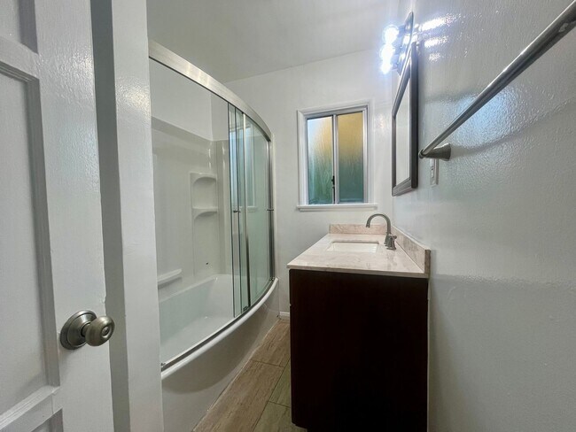 Building Photo - 3 BEDROOM/1 BATH HOUSE IN SOUTHWOOD RIVIERA TORRANCE