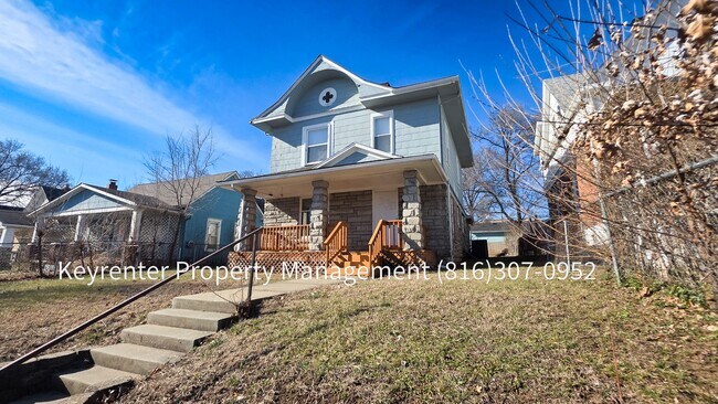 Building Photo - 4 Bedroom 3 Bath for rent