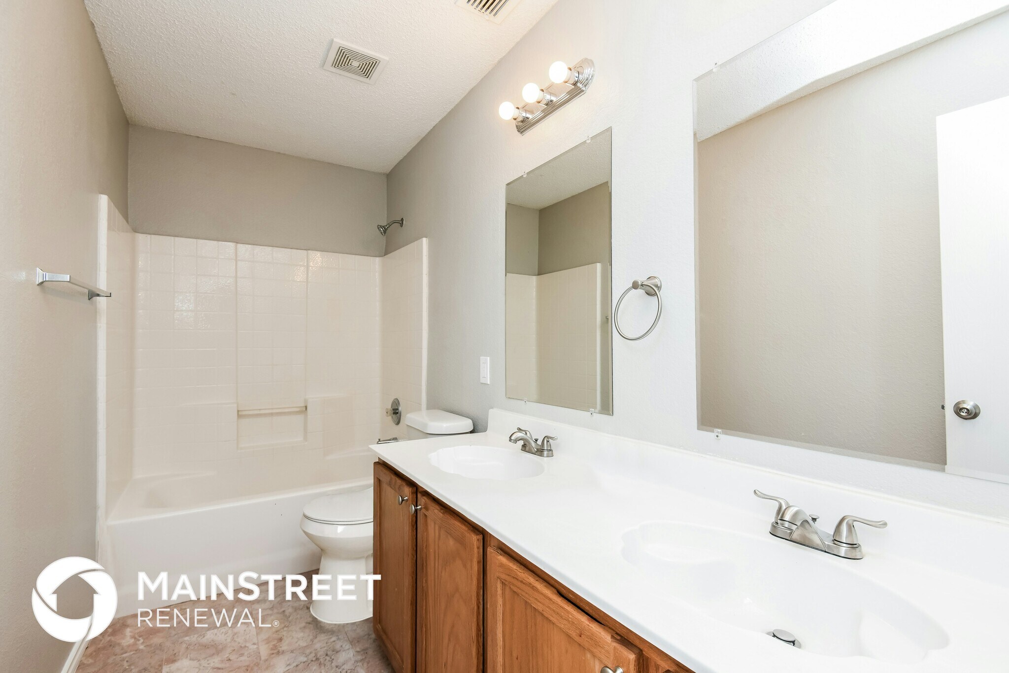 Building Photo - 8768 Stonebriar Ln