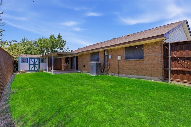 Building Photo - 2132 Bordeaux Dr