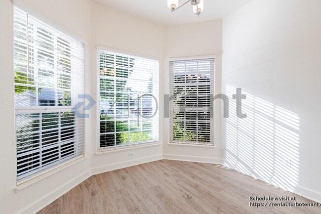 Building Photo - 2703 Albany Ave
