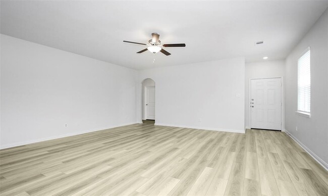 Building Photo - 460 Lone Rider Dr