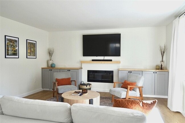 Building Photo - 422 Avery St