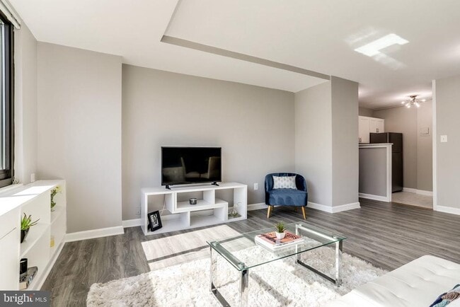 Building Photo - 1011 Arlington Blvd