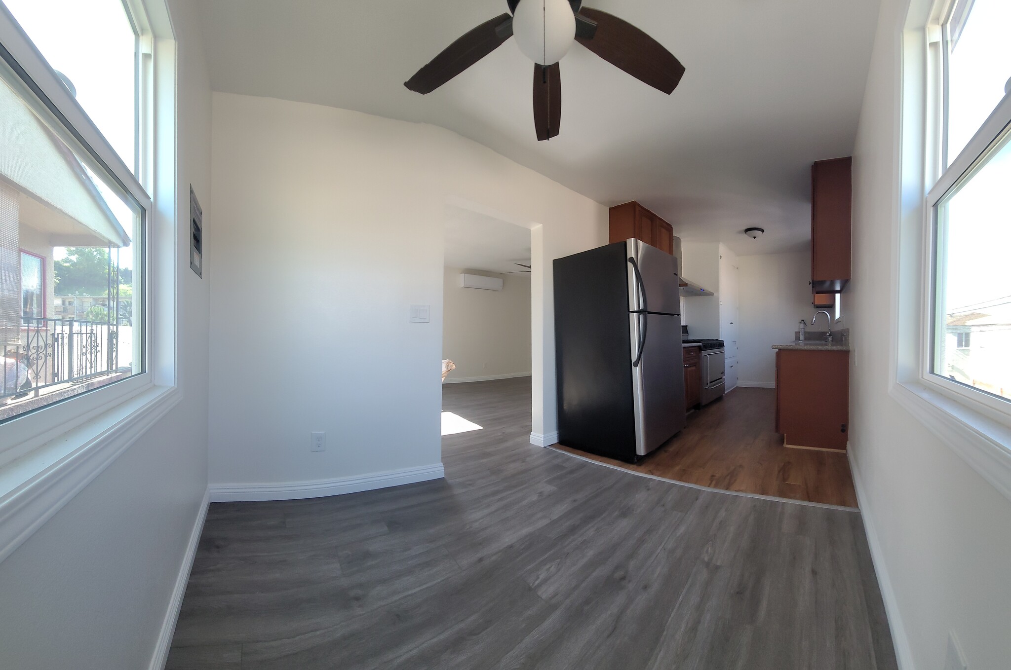 Building Photo - 731 1/2 Via Altamira