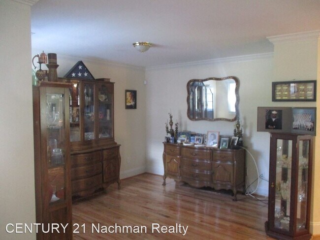 Building Photo - 3 br, 2 bath House - 3812 War Hill Green