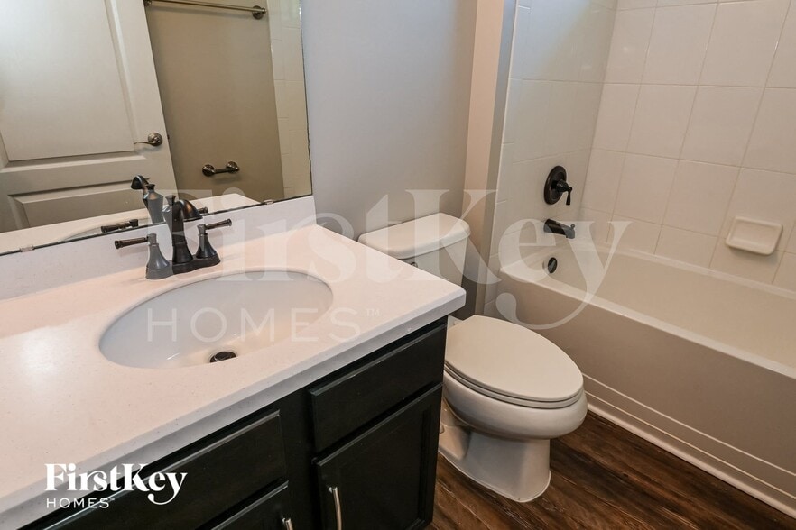 Building Photo - 13915 Ponderosa Pine Dr E