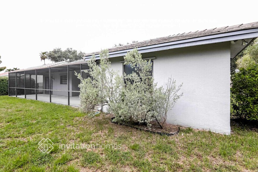 Building Photo - 5830 NW 40th Ln