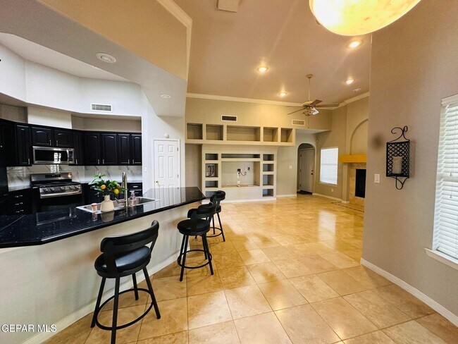 Building Photo - 1369 Gate Pl