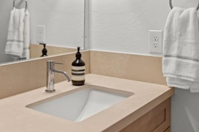 Building Photo - Windward Estates #M102