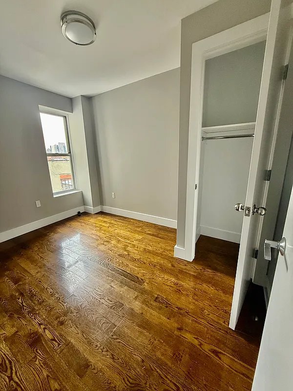 Building Photo - 238 E 111th St