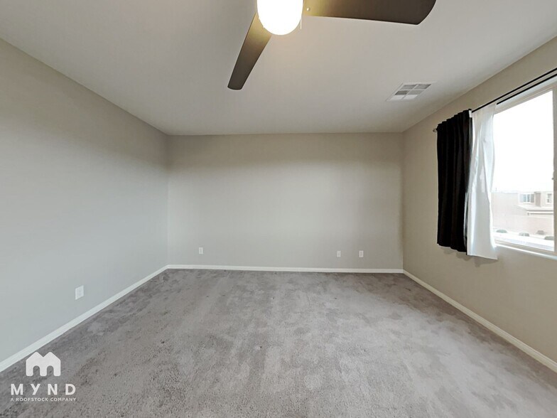 Building Photo - 4631 Roger River Ave