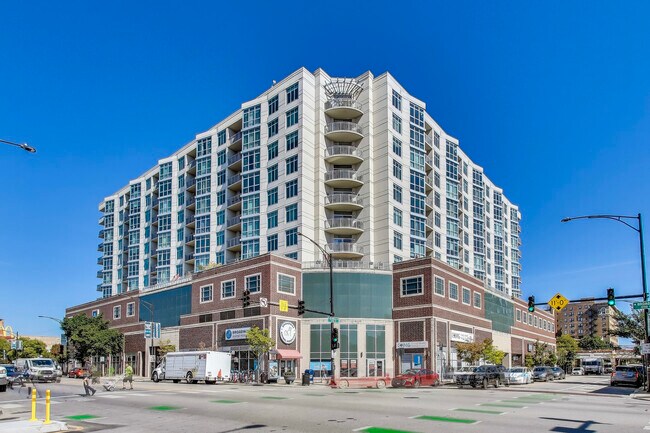 Building Photo - 1134 W Granville Ave