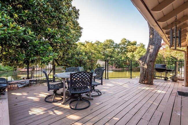 Building Photo - 6737 Lakefair Cir