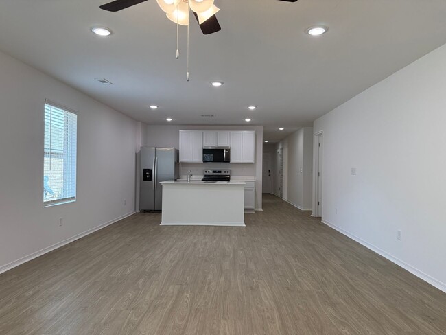 Building Photo - 240 Bighorn Trl