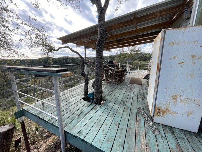 Building Photo - PRICE DROP!! // NEW ON MARKET // ALL BILLS...