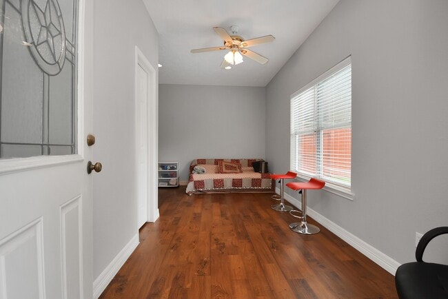 Building Photo - 2322 Lord Nelson Dr