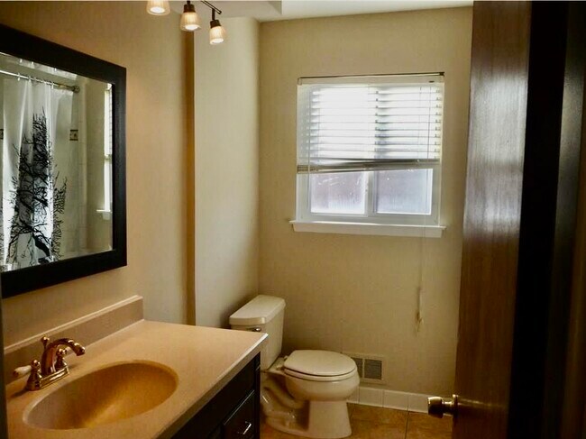 Building Photo - 29415 Cunningham Dr