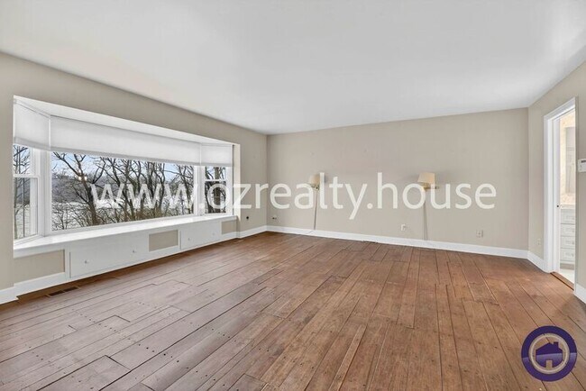 Building Photo - 25101 W River Rd